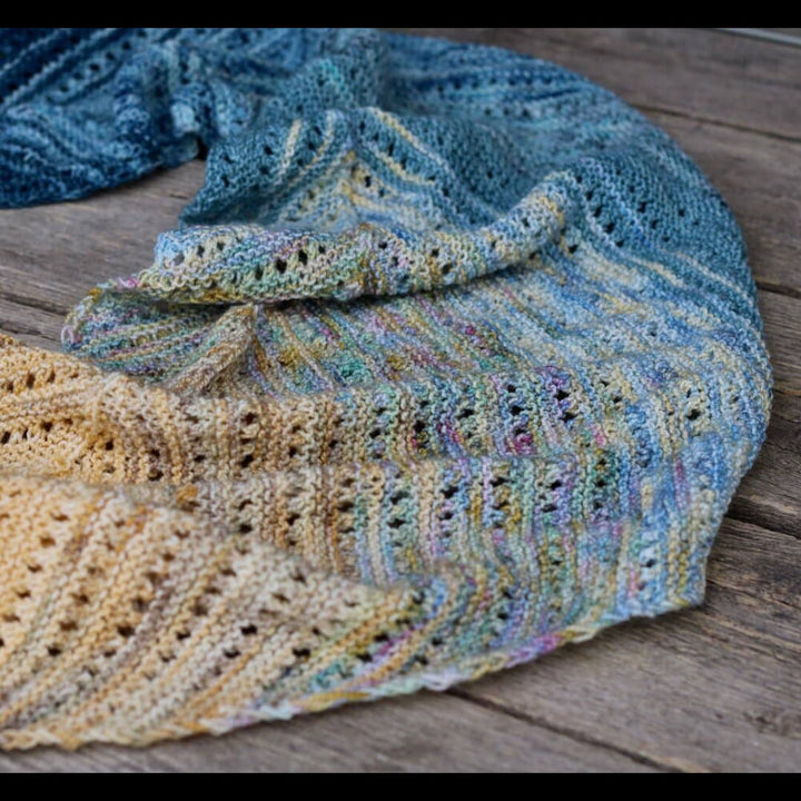 Koigu Wool Designs Venation sjaal kit - Pencil boxes x Ambah: Sea Breeze